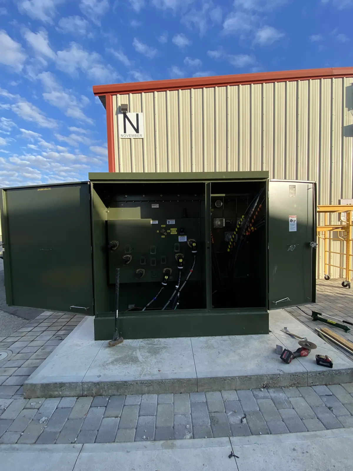 Pad-mounted switchgear, commercial site
